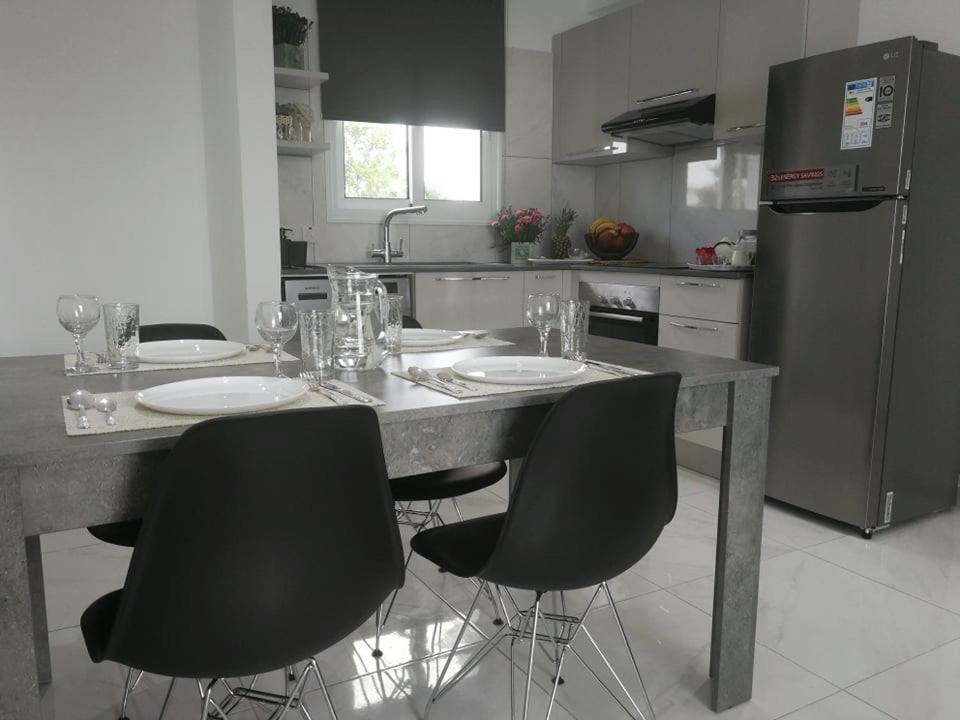 Georgianno Sea Apartments โปรทาราส ภายนอก รูปภาพ